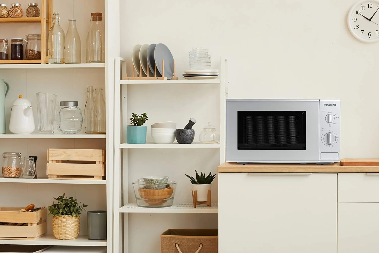 مایکروویو تک پاناسونیک NN-E221MMEPG (800 وات، 20 لیتر) نقره ای