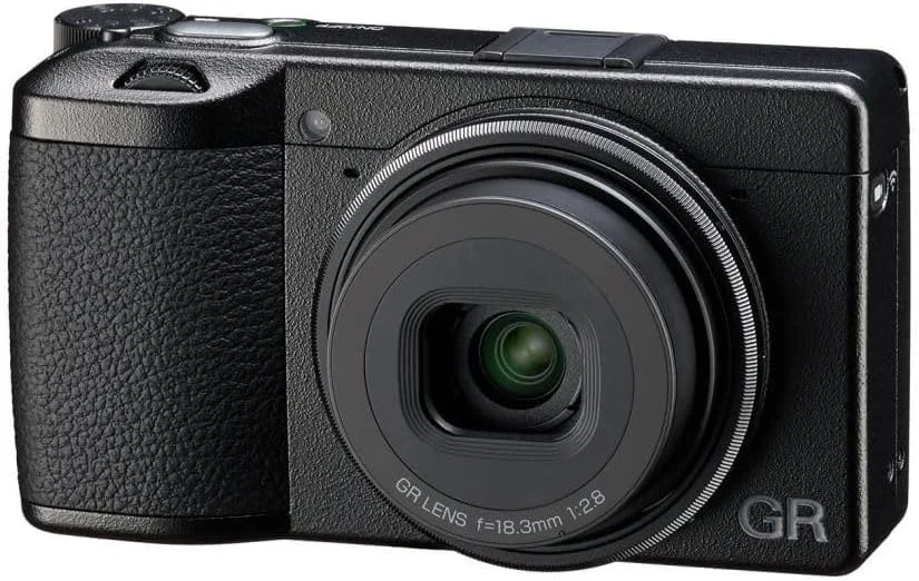 RICOH GR III HDF، مدل توسعه یافته سری GR موجود با فیلتر پخش هایلایت داخلی، دوربین دیجیتال کامپکت با سنسور CMOS سایز APS-C 24 مگاپیکسلی، لنز GR 28mmF2.8 (در فرمت 35 میلی متری)
