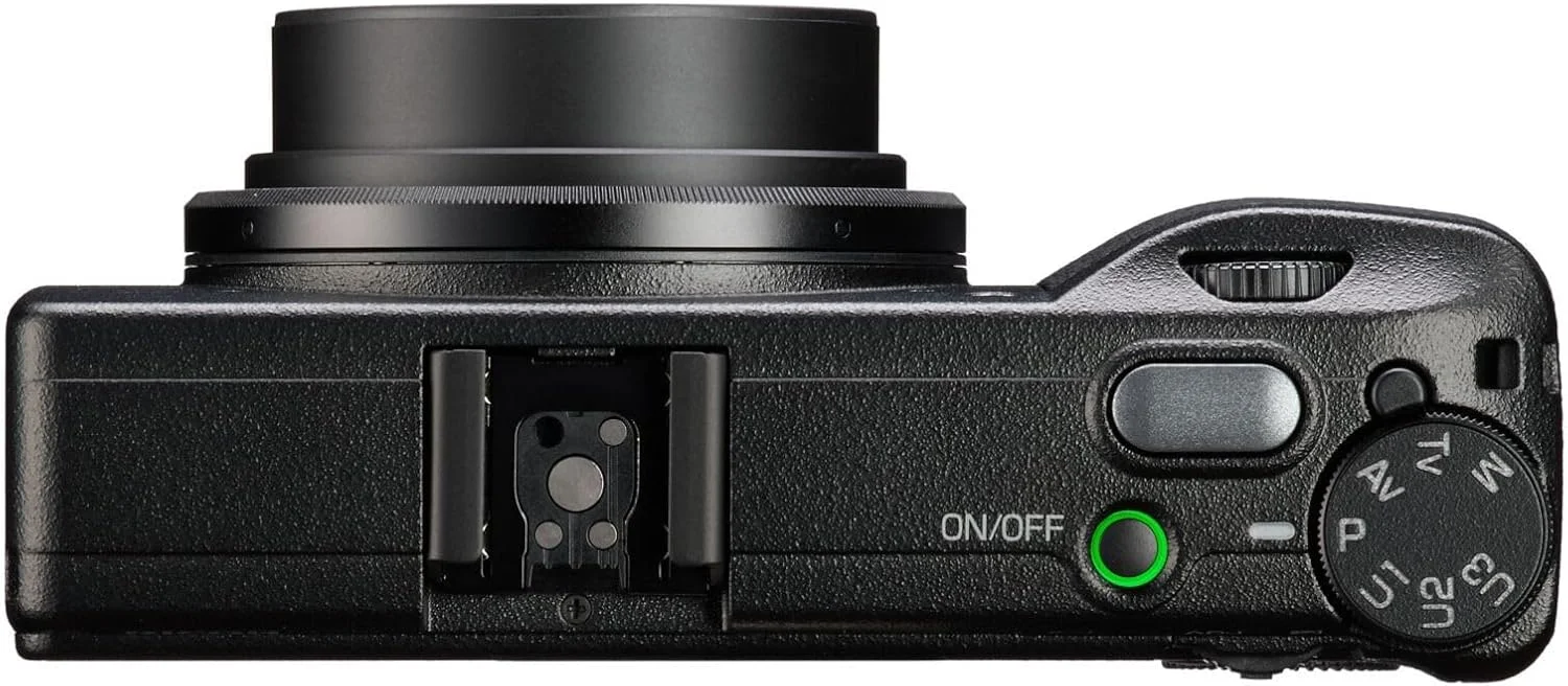 دوربین دیجیتال کامپکت RICOH GR IIIx HDF، مدل توسعه یافته سری GR موجود با فیلتر پخش هایلایت داخلی، با سنسور CMOS سایز APS-C 24 مگاپیکسلی، لنز 40mmF2.8 GR (در فرمت 35 میلی متری) دوربین دیجیتال کامپکت RICOH GR IIIx HDF، مدل توسعه یافته سری GR موجود با فیلتر پخش هایلایت داخلی، با سنسور CMOS سایز APS-C 24 مگاپیکسلی، لنز 40mmF2.8 GR (در فرمت 35 میلی متری)