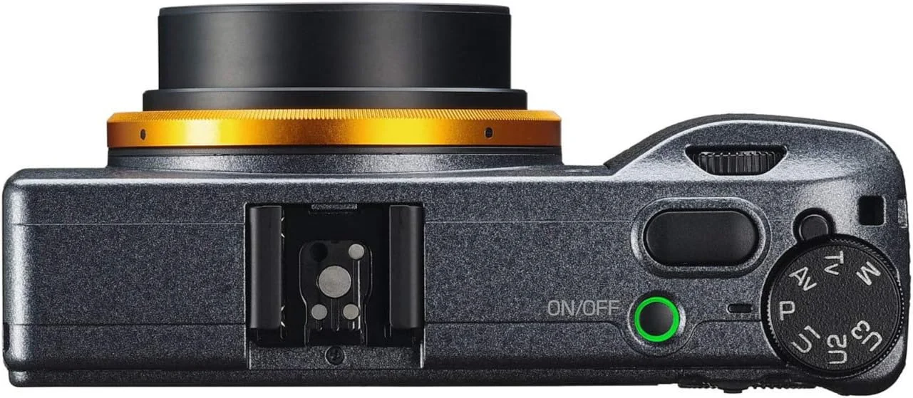 دوربین دیجیتال Ricoh GR III Street Edition با رنگ خاکستری متالیک، سایز APS-C (شامل 2 باتری) با سنسور بزرگ CMOS و لنز GR با وضوح و کنتراست بالا دوربین دیجیتال Ricoh GR III Street Edition با رنگ خاکستری متالیک، سایز APS-C (شامل 2 باتری) با سنسور بزرگ CMOS و لنز GR با وضوح و کنتراست بالا