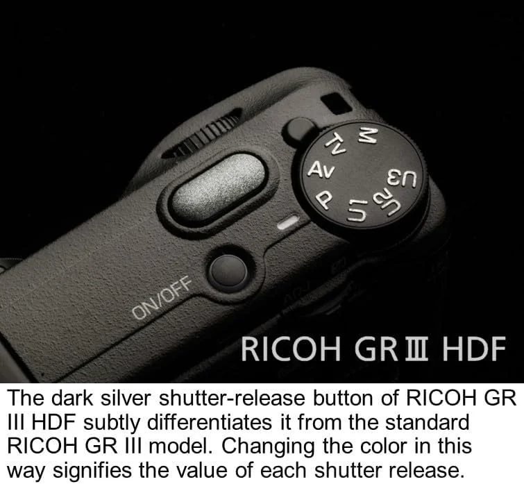 دوربین دیجیتال کامپکت ممتاز RICOH GR III HDF با فیلتر پخش نور داخلی، سنسور CMOS سایز APS-C با رزولوشن 24 مگاپیکسل، لنز 28mmF2.8 GR (در فرمت 35 میلی‌متری)