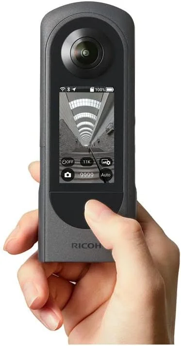 دوربین 360 درجه ریکو THETA X، تصویر با رزولوشن بالا تقریباً 60 مگاپیکسل، 5.7K 360، صفحه لمسی، باتری قابل تعویض، کارت حافظه خارجی، خاکستری، 910840، ریکو تتا X