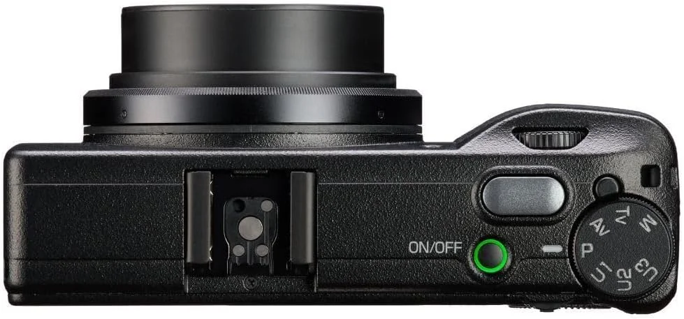 دوربین دیجیتال کامپکت ممتاز RICOH GR IIIx HDF با فیلتر پخش نور هایلایت داخلی، سنسور CMOS سایز APS-C با رزولوشن 24 مگاپیکسل، لنز GR 40mmF2.8 (در فرمت 35 میلی‌متری)