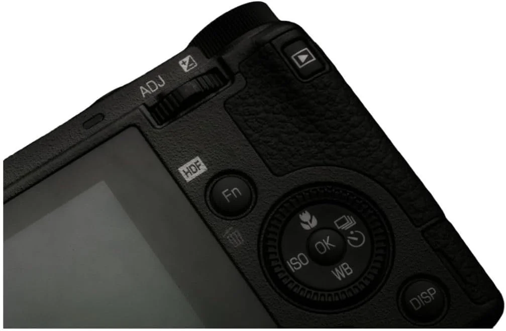 دوربین دیجیتال کامپکت ممتاز RICOH GR IIIx HDF با فیلتر پخش نور هایلایت داخلی، سنسور CMOS سایز APS-C با رزولوشن 24 مگاپیکسل، لنز GR 40mmF2.8 (در فرمت 35 میلی‌متری)