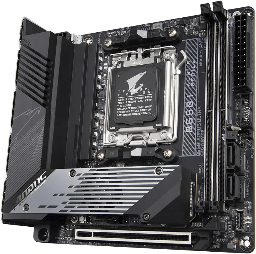 مادربرد گیگابایت B650I AORUS ULTRA - پشتیبانی از پردازنده های AMD AM5، دارای VRM دیجیتال 8+2+1، پشتیبانی از DDR5 تا 6400 مگاهرتز (OC)، دارای 1xPCIe 5.0 + 2xPCIe 4.0 M.2، Wi-Fi 6E، LAN 2.5GbE، USB 3.2 Gen 2