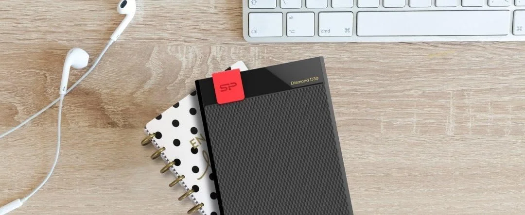 هارد اکسترنال قابل حمل سیلیکون پاور مدل Diamond D30 با ظرفیت 5 ترابایت و رابط USB 3.0 فوق العاده باریک 15 میلی متری هارد اکسترنال قابل حمل سیلیکون پاور مدل Diamond D30 با ظرفیت 5 ترابایت و رابط USB 3.0 فوق العاده باریک 15 میلی متری