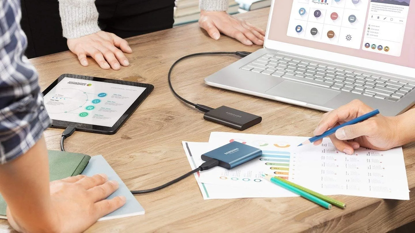 حافظه اس اس دی قابل حمل سامسونگ T5 - 500 گیگابایت - اس اس دی اکسترنال USB 3.1 (MU-PA500B/AM) حافظه اس اس دی قابل حمل سامسونگ T5 - 500 گیگابایت - اس اس دی اکسترنال USB 3.1 (MU-PA500B/AM)