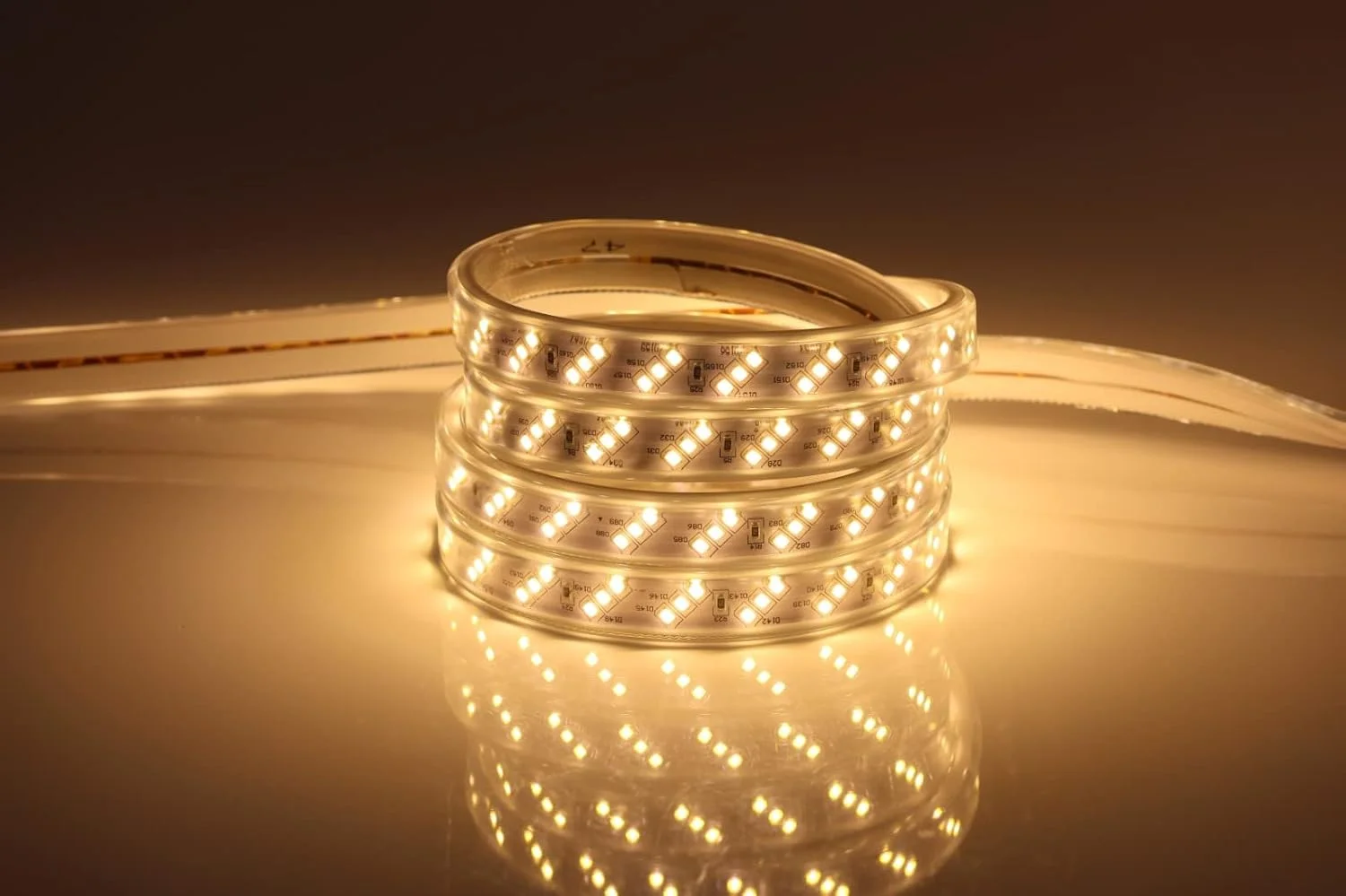 نوار چراغ ال ای دی اَدمور SMD نور گرم 3 لاین 50 متری مناسب فضای داخلی و خارجی، دکوراسیون نورپردازی سقف کاذب (12 میلی متر، سفید گرم) ضد آب و ضد گرد و غبار نوار چراغ ال ای دی اَدمور SMD نور گرم 3 لاین 50 متری مناسب فضای داخلی و خارجی، دکوراسیون نورپردازی سقف کاذب (12 میلی متر، سفید گرم) ضد آب و ضد گرد و غبار