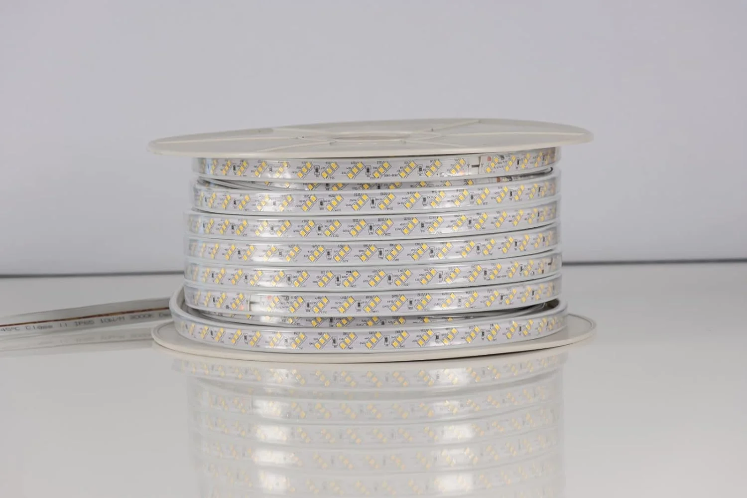 نوار چراغ ال ای دی اَدمور SMD نور گرم 3 لاین 50 متری مناسب فضای داخلی و خارجی، دکوراسیون نورپردازی سقف کاذب (12 میلی متر، سفید گرم) ضد آب و ضد گرد و غبار نوار چراغ ال ای دی اَدمور SMD نور گرم 3 لاین 50 متری مناسب فضای داخلی و خارجی، دکوراسیون نورپردازی سقف کاذب (12 میلی متر، سفید گرم) ضد آب و ضد گرد و غبار