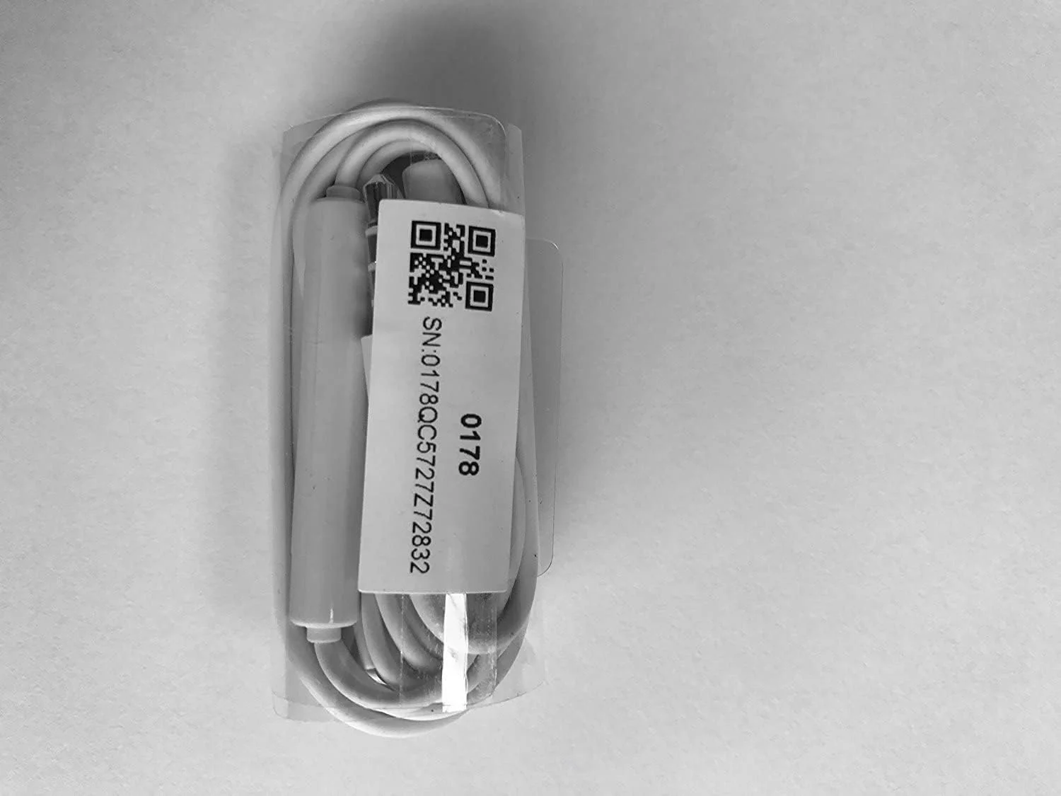 هندزفری اصلی هوآوی AM-115 سفید رنگ برای Ascend P9 / P8 / P7 / P6 / lite / Mini / Mate 8 / Mate 7 / Mate S با کنترل صدا و میکروفون هندزفری اصلی هوآوی AM-115 سفید رنگ برای Ascend P9 / P8 / P7 / P6 / lite / Mini / Mate 8 / Mate 7 / Mate S با کنترل صدا و میکروفون