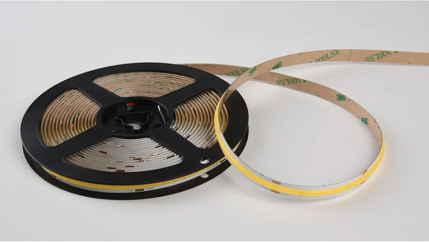 نوار LED COB سیریویی 5 متری، سفید گرم 2700K، 480LED در متر، CRI 90+ برای کابینت آشپزخانه خانه DIY پروژه های نورپردازی داخلی نوار LED COB سیریویی 5 متری، سفید گرم 2700K، 480LED در متر، CRI 90+ برای کابینت آشپزخانه خانه DIY پروژه های نورپردازی داخلی