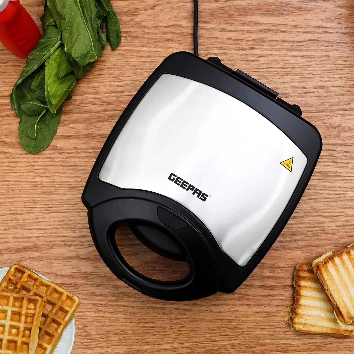 ساندویچ ساز 3 در 1 Geepas با توان 1400 وات، دارای صفحات نچسب قابل حمل، گریل، سیستم قفل دسته سمبوسه با چراغ های نشانگر محافظت در برابر گرمای بیش از حد، نقره ای، Ggm36534 ساندویچ ساز 3 در 1 Geepas با توان 1400 وات، دارای صفحات نچسب قابل حمل، گریل، سیستم قفل دسته سمبوسه با چراغ های نشانگر محافظت در برابر گرمای بیش از حد، نقره ای، Ggm36534