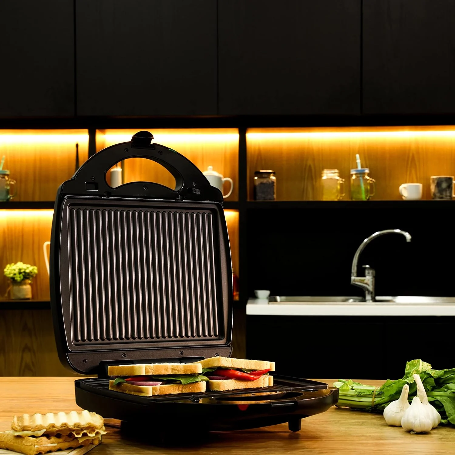 ساندویچ ساز 3 در 1 Geepas با توان 1400 وات، دارای صفحات نچسب قابل حمل، گریل، سیستم قفل دسته سمبوسه با چراغ های نشانگر محافظت در برابر گرمای بیش از حد، نقره ای، Ggm36534 ساندویچ ساز 3 در 1 Geepas با توان 1400 وات، دارای صفحات نچسب قابل حمل، گریل، سیستم قفل دسته سمبوسه با چراغ های نشانگر محافظت در برابر گرمای بیش از حد، نقره ای، Ggm36534