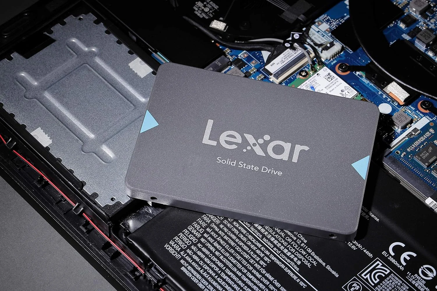 درایو SSD اینترنال Lexar NQ100 با ظرفیت 1 ترابایت، سایز 2.5 اینچ، رابط SATA III - سرعت خواندن تا 550 مگابایت بر ثانیه، مناسب برای لپ تاپ و کامپیوتر