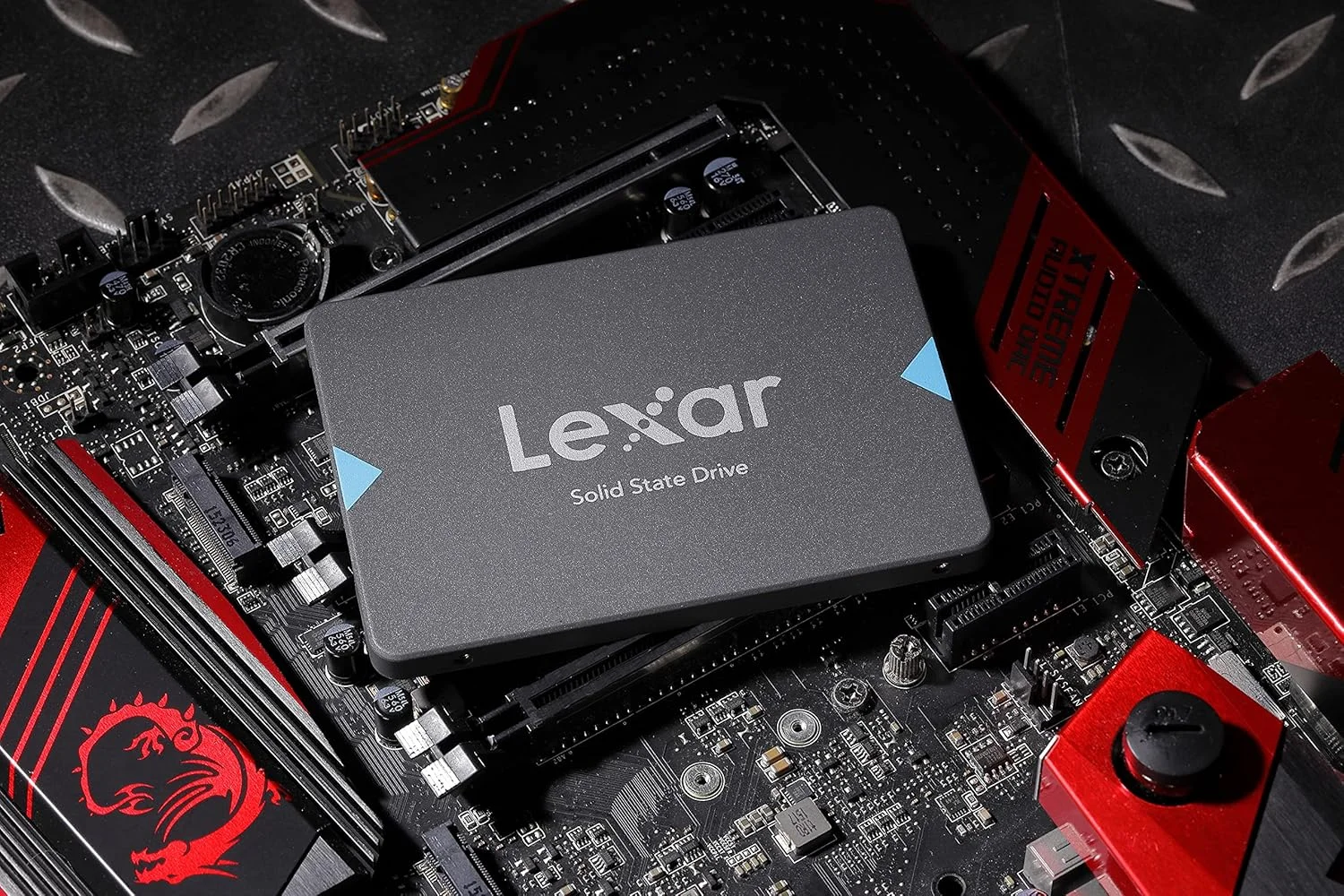 درایو SSD اینترنال Lexar NQ100 با ظرفیت 1 ترابایت، سایز 2.5 اینچ، رابط SATA III - سرعت خواندن تا 550 مگابایت بر ثانیه، مناسب برای لپ تاپ و کامپیوتر