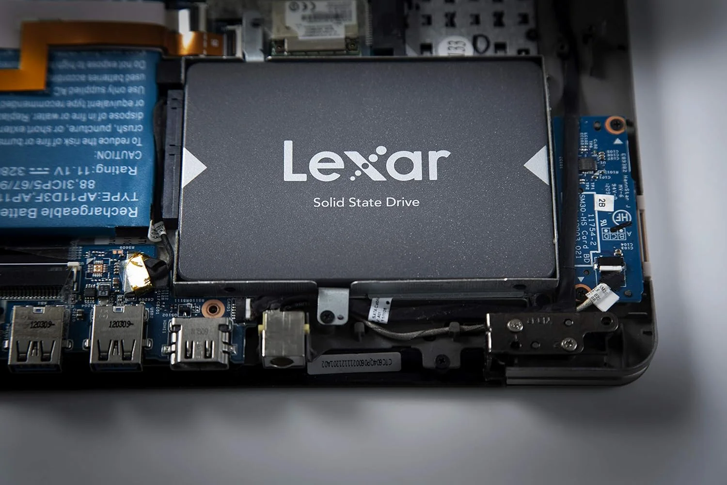 درایو حالت جامد Lexar NS100 512GB 2.5 اینچی (SATA 6Gb/s SSD)، سرعت خواندن تا 550 مگابایت بر ثانیه (LNS100-512RB) درایو حالت جامد Lexar NS100 512GB 2.5 اینچی (SATA 6Gb/s SSD)، سرعت خواندن تا 550 مگابایت بر ثانیه (LNS100-512RB)