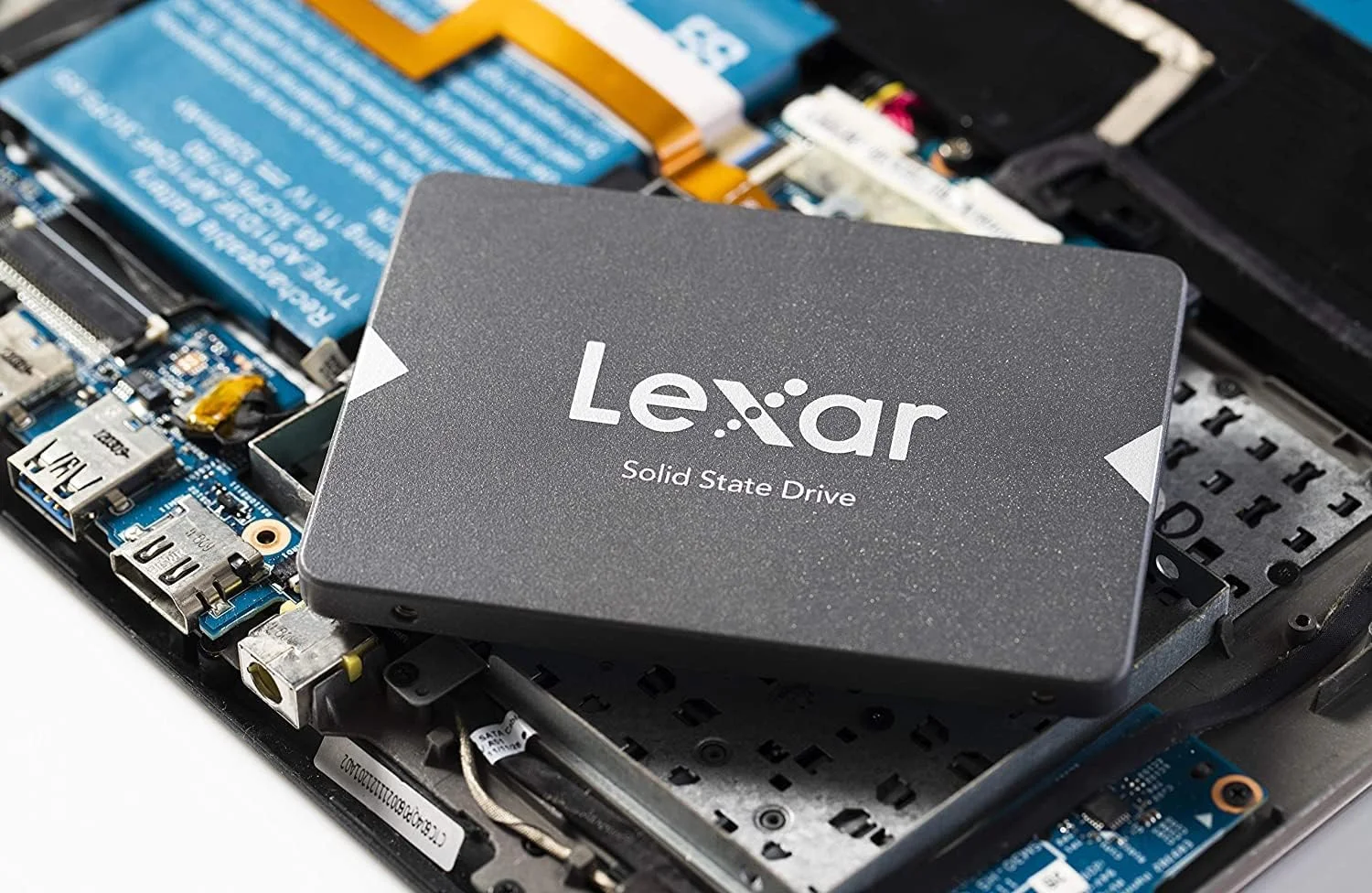 درایو حالت جامد داخلی 2 ترابایتی Lexar NS100 2.5” SATA III 6Gb/s، سرعت خواندن تا 550 مگابایت بر ثانیه، SSD داخلی برای لپ تاپ، کامپیوتر رومیزی/PC (LNS100-2TRB)، مشکی