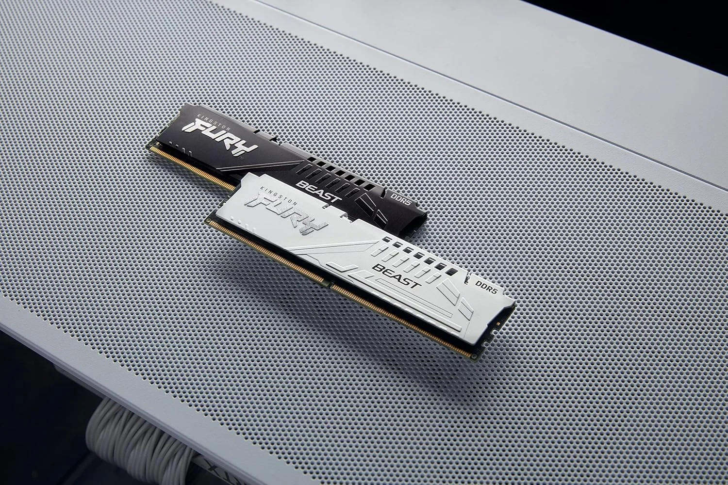 کینگستون تکنولوژی Kingston Fury Beast White 64GB (2x32GB) 5200MT/s CL36 DDR5 Expo DIMM | اورکلاک | پلاگ اند پلی | AMD Expo | کیت 2 عددی | KF552C36BWEK2-64 کینگستون تکنولوژی Kingston Fury Beast White 64GB (2x32GB) 5200MT/s CL36 DDR5 Expo DIMM | اورکلاک | پلاگ اند پلی | AMD Expo | کیت 2 عددی | KF552C36BWEK2-64