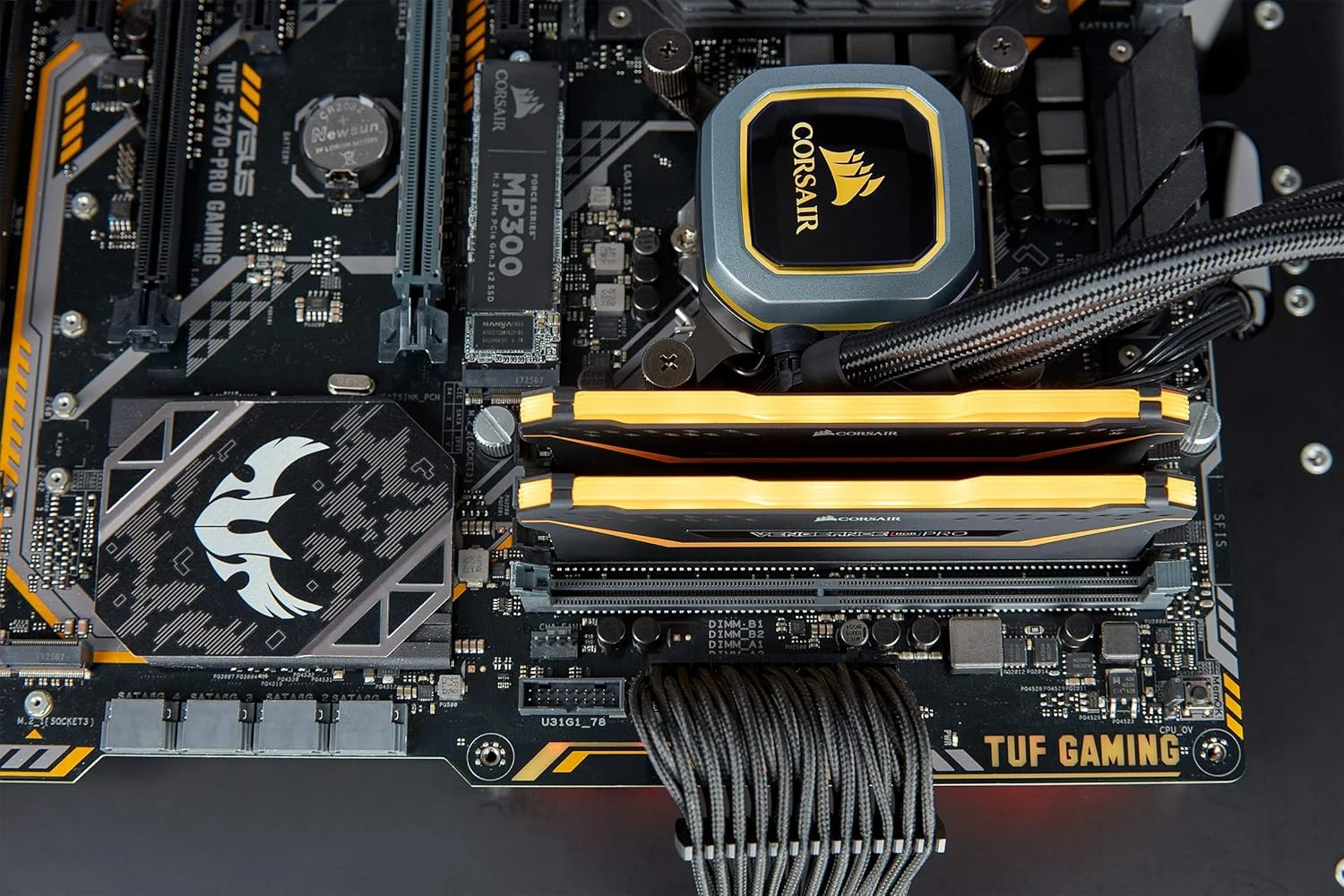 رم کورسیر VENGEANCE RGB PRO 16GB (2x8GB) DDR4 3200 (PC4-25600) C16 1.35V - نسخه مشکی TUF