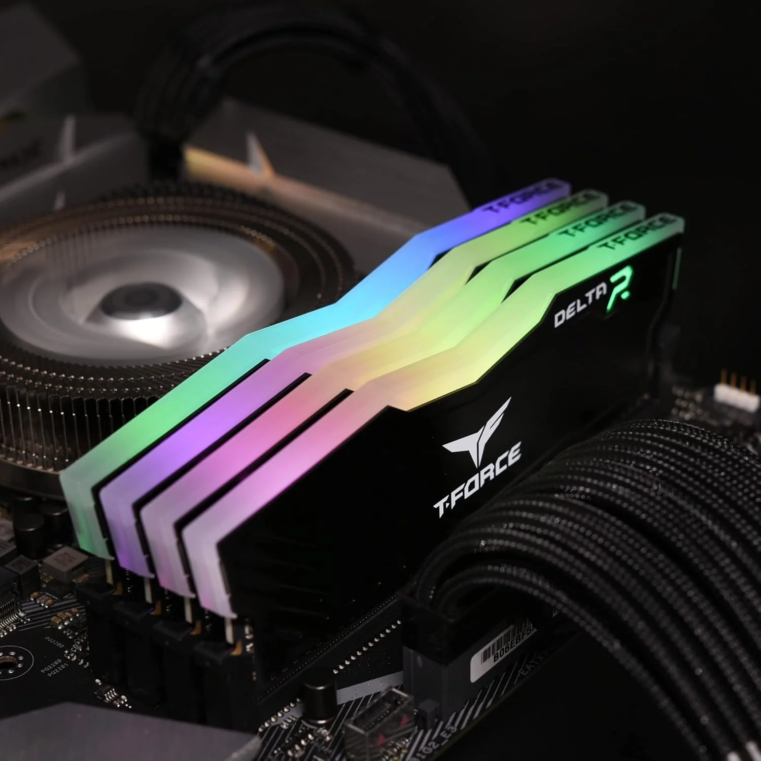 رم دسکتاپ 16 گیگابایتی (2x8GB) TEAMGROUP T-Force Delta RGB DDR4 3200MHz (PC4-25600) CL16 مشکی - TF3D416G3200HC16CDC01