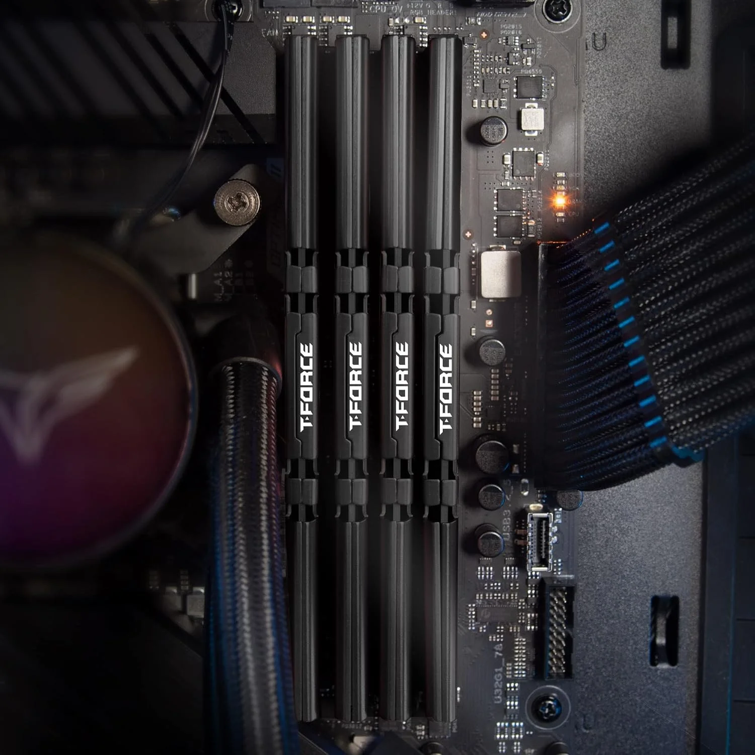 کیت 16 گیگابایتی (2x8GB) رم دسکتاپ TEAMGROUP T-Force Vulcan Z DDR4 3200MHz (PC4-25600) CL16 مدل TLZBD416G3200HC16FDC01 - مشکی