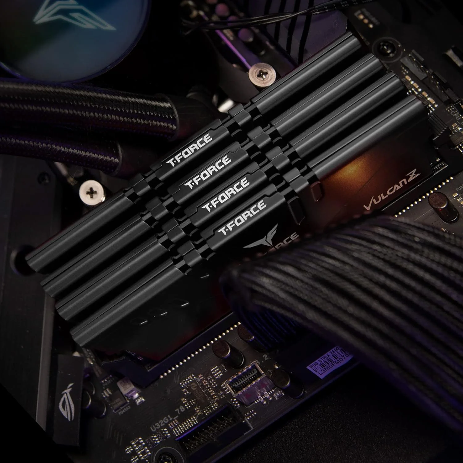 کیت 16 گیگابایتی (2x8GB) رم دسکتاپ TEAMGROUP T-Force Vulcan Z DDR4 3200MHz (PC4-25600) CL16 مدل TLZBD416G3200HC16FDC01 - مشکی