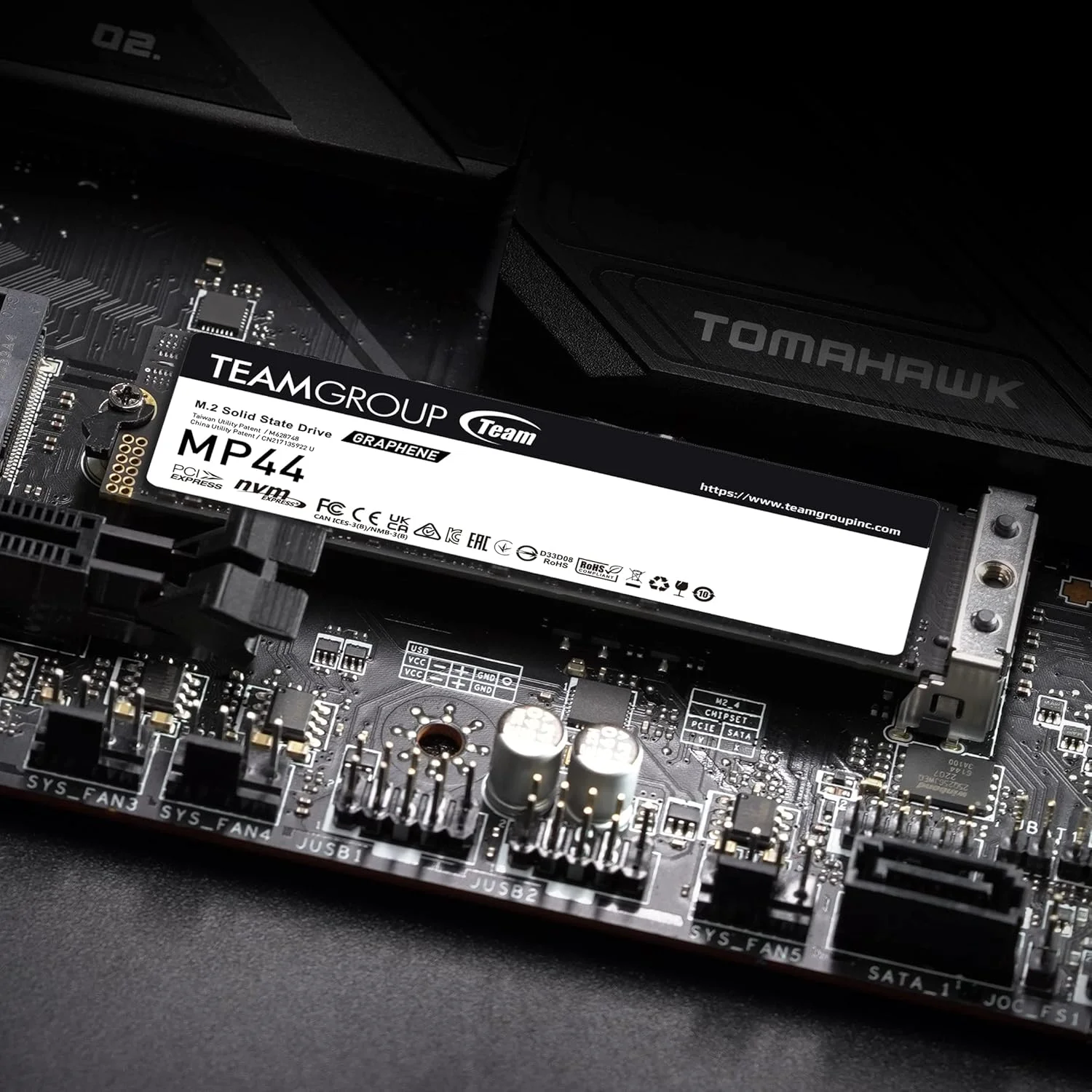 حافظه اس اس دی TEAMGROUP مدل Team MP44 M.2 با ظرفیت 1 ترابایت، PCIe G4x4 2280، رنگ مشکی حافظه اس اس دی TEAMGROUP مدل Team MP44 M.2 با ظرفیت 1 ترابایت، PCIe G4x4 2280، رنگ مشکی