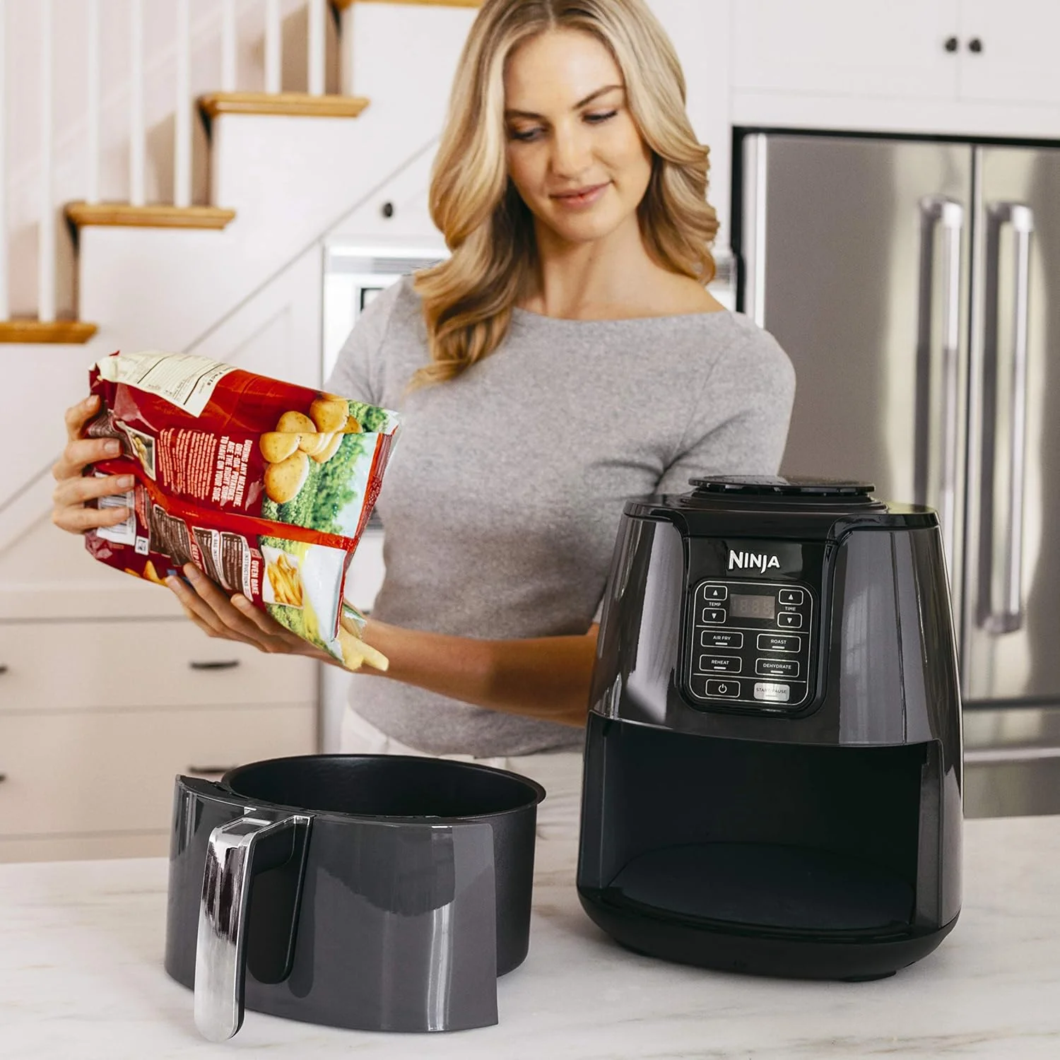 سرخ کن نینجا مدل AF100C با ظرفیت 4 لیتر، نچسب، سرخ کن بادی، برشته کردن، گرم کردن، خشک کردن، زغالی (نسخه کانادایی)