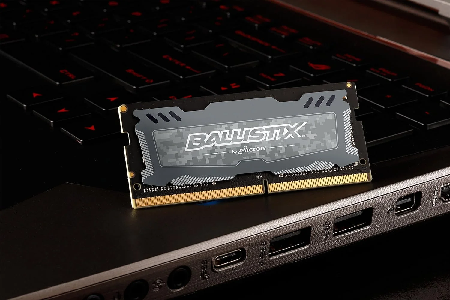 بالیستیکس Sport LT DDR4 x 8 SODIMM 260-Pin - BLS4G4S240FSD (خاکستری) 16 گیگابایت Dual Rank BLS16G4S240FSD بالیستیکس Sport LT DDR4 x 8 SODIMM 260-Pin - BLS4G4S240FSD (خاکستری) 16 گیگابایت Dual Rank BLS16G4S240FSD