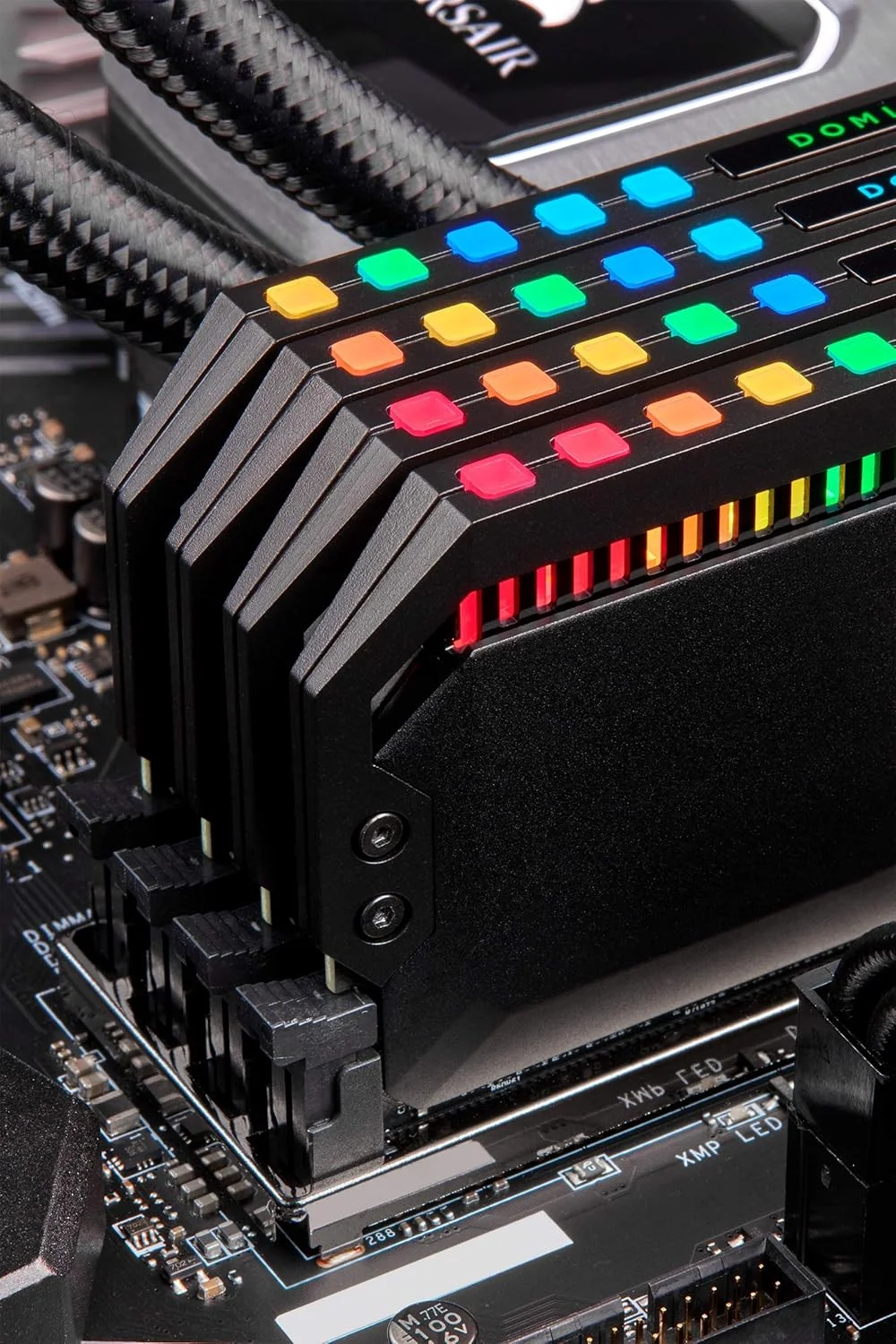 رم دسکتاپ 128 گیگابایتی (4x32 گیگابایت) Corsair DOMINATOR PLATINUM RGB DDR4 3600MHz C18 (دارای 12 LED فوق العاده روشن CAPELLIX RGB، سیستم خنک کننده DHX، زمان پاسخگویی سریع) - مشکی رم دسکتاپ 128 گیگابایتی (4x32 گیگابایت) Corsair DOMINATOR PLATINUM RGB DDR4 3600MHz C18 (دارای 12 LED فوق العاده روشن CAPELLIX RGB، سیستم خنک کننده DHX، زمان پاسخگویی سریع) - مشکی