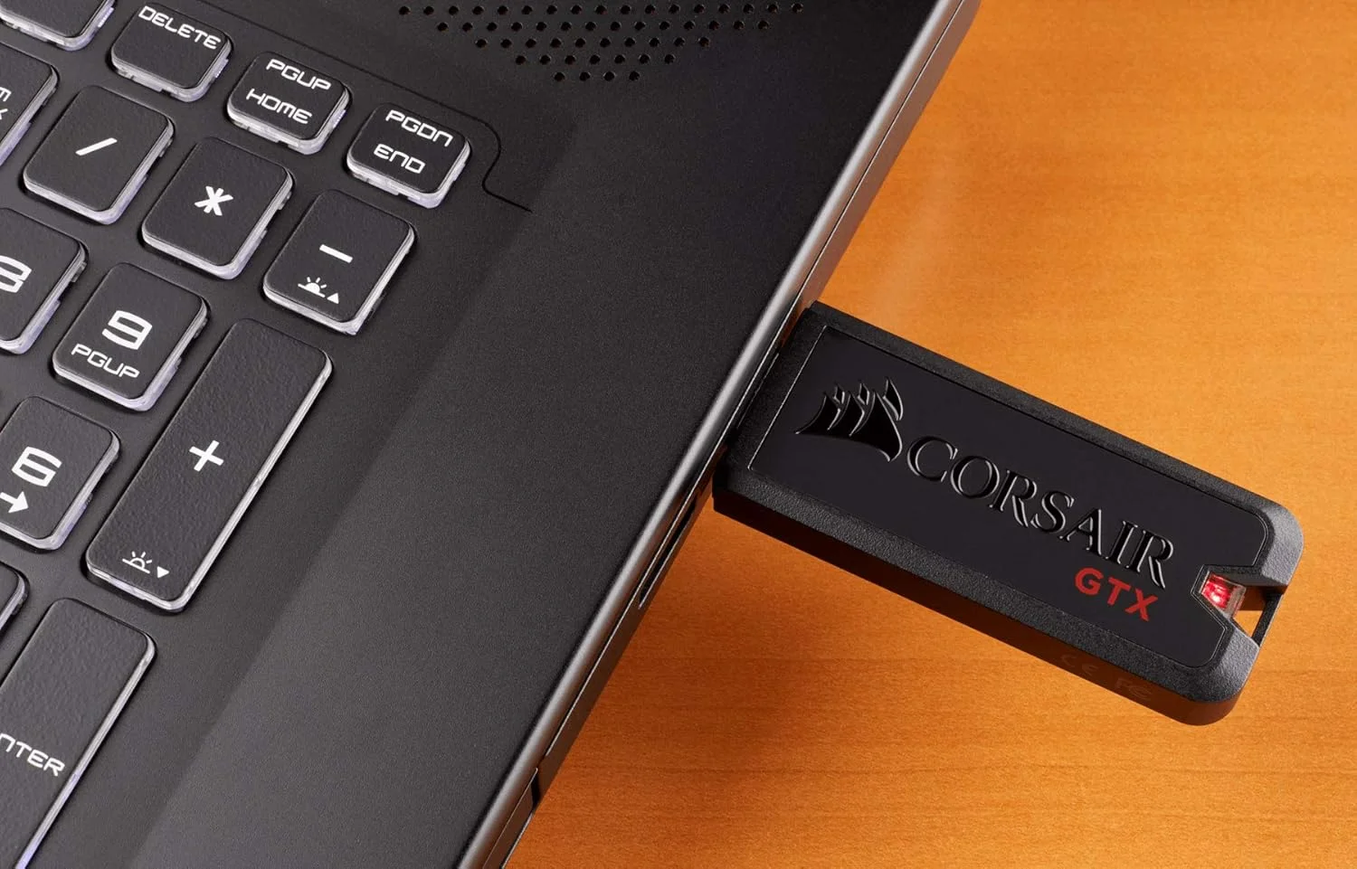 فلش مموری 512 گیگابایتی Corsair Flash Voyager GTX USB 3.1 مشکی