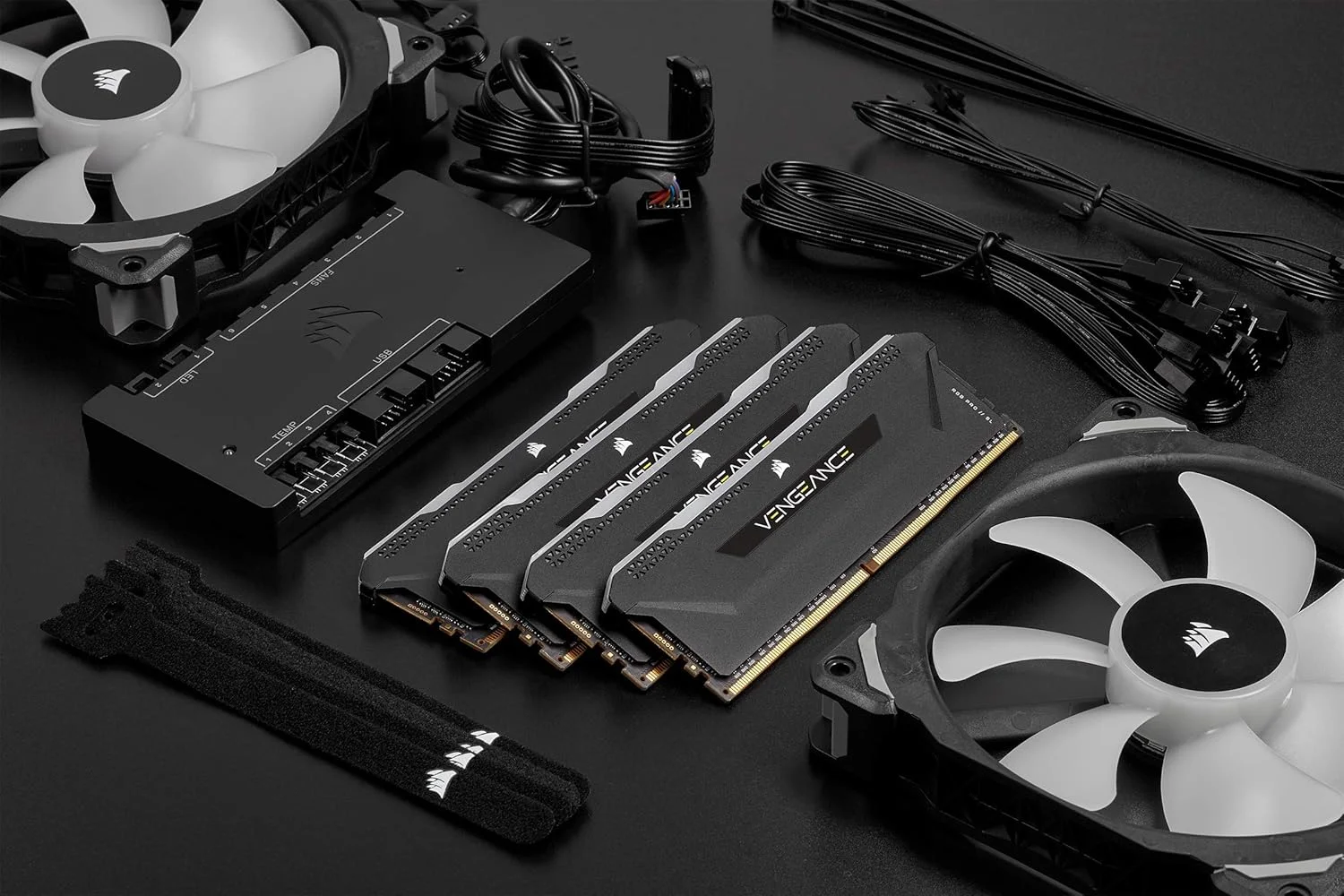 رم دسکتاپ 64 گیگابایتی (2x32GB) Corsair VENGEANCE RGB PRO SL DDR4 3200MHz C16 (10 LED فوق العاده روشن RGB، پشتیبانی از Intel XMP 2.0، سازگار با Intel Z390، AMD 300/400 Series، AMD X570) - مشکی
