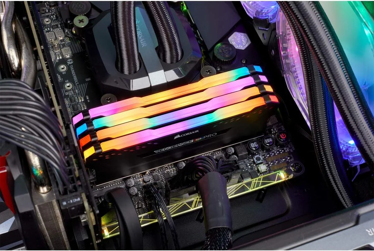 حافظه رم دسکتاپ 128 گیگابایتی (4x32GB) Corsair VENGEANCE RGB PRO DDR4 3000 (PC4-24000) C16 - مشکی (CMW128GX4M4D3000C16) حافظه رم دسکتاپ 128 گیگابایتی (4x32GB) Corsair VENGEANCE RGB PRO DDR4 3000 (PC4-24000) C16 - مشکی (CMW128GX4M4D3000C16)