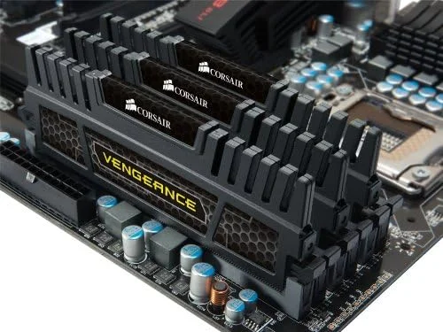 کیت حافظه دسکتاپ Corsair Vengeance Series 12GB (3x4GB) DIMM DDR3 1600 (PC3-12800) C9 1.5V - مشکی