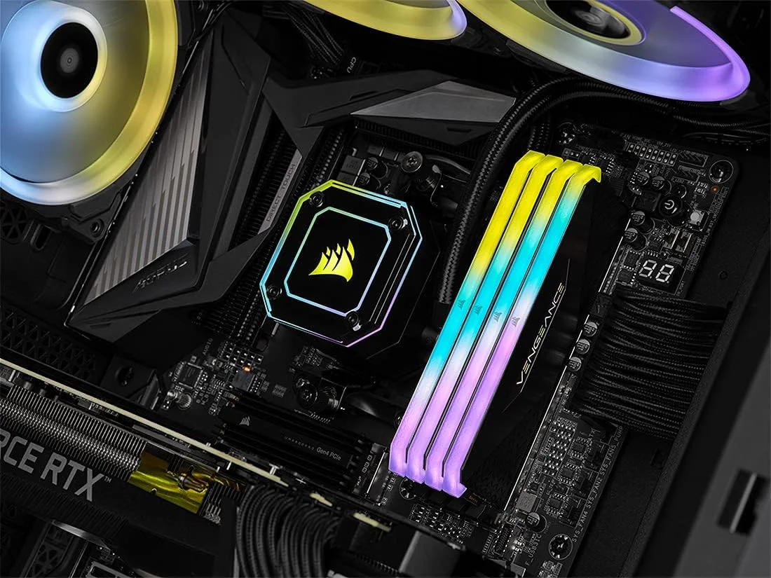 رم دسکتاپ 32 گیگابایتی (4x8GB) CORSAIR VENGEANCE RGB RT DDR4 3600 (PC4-28800) C18 1.35V