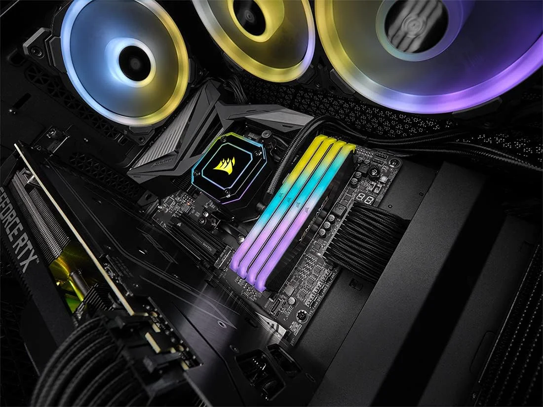 رم دسکتاپ 32 گیگابایتی (4x8GB) CORSAIR VENGEANCE RGB RT DDR4 3600 (PC4-28800) C18 1.35V