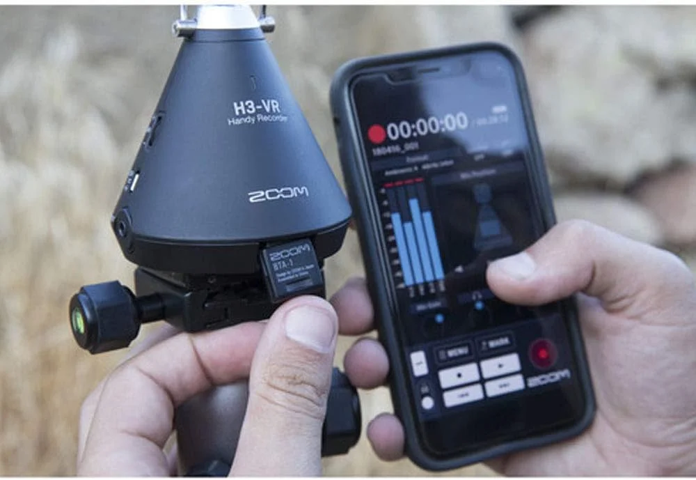ضبط کننده صدای 360 درجه Zoom H3-VR، ضبط صدا به صورت Ambisonics، Binaural و استریو، با باتری کار می کند، ضبط بر روی کارت SD، کنترل بی سیم، برای واقعیت مجازی و ویدئو صدای فراگیر، موسیقی و استریم ضبط کننده صدای 360 درجه Zoom H3-VR، ضبط صدا به صورت Ambisonics، Binaural و استریو، با باتری کار می کند، ضبط بر روی کارت SD، کنترل بی سیم، برای واقعیت مجازی و ویدئو صدای فراگیر، موسیقی و استریم