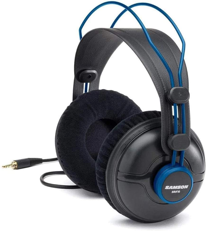 میکسر دیجیتال و ضبط کننده چند مسیره 8 کاناله قابل حمل زوم LiveTrak L-8 + کارت حافظه 32 گیگابایتی + هدفون استودیویی + کابل استریو مینی نر + کابل های میکروفون - بسته با ارزش میکسر دیجیتال و ضبط کننده چند مسیره 8 کاناله قابل حمل زوم LiveTrak L-8 + کارت حافظه 32 گیگابایتی + هدفون استودیویی + کابل استریو مینی نر + کابل های میکروفون - بسته با ارزش