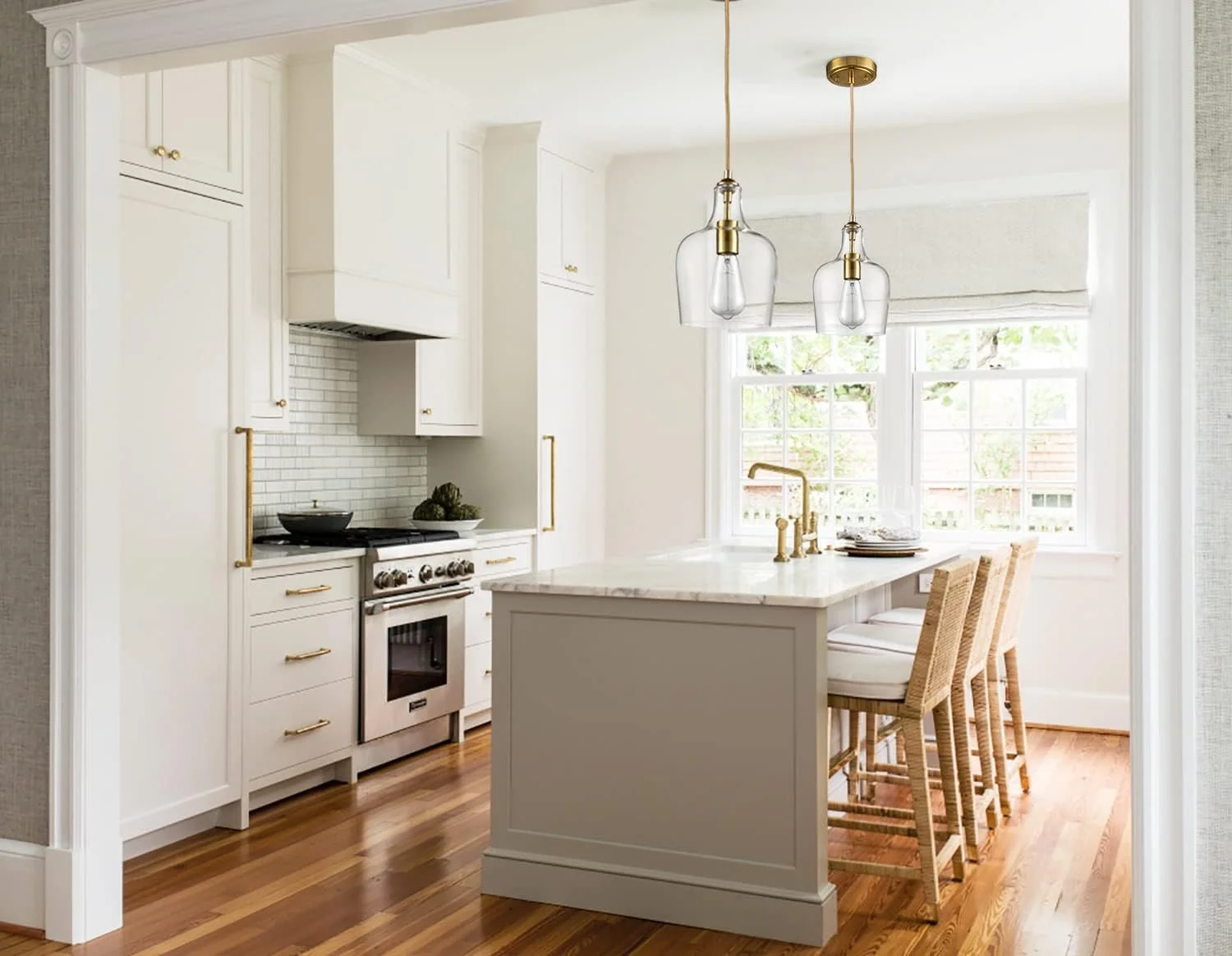 چراغ آویز مدرن HYDELITE طلایی برس خورده با شیشه شفاف و سیم قابل تنظیم، مناسب برای اتاق نشیمن، جزیره آشپزخانه، لوستر با شکل زنگوله ای چراغ آویز مدرن HYDELITE طلایی برس خورده با شیشه شفاف و سیم قابل تنظیم، مناسب برای اتاق نشیمن، جزیره آشپزخانه، لوستر با شکل زنگوله ای