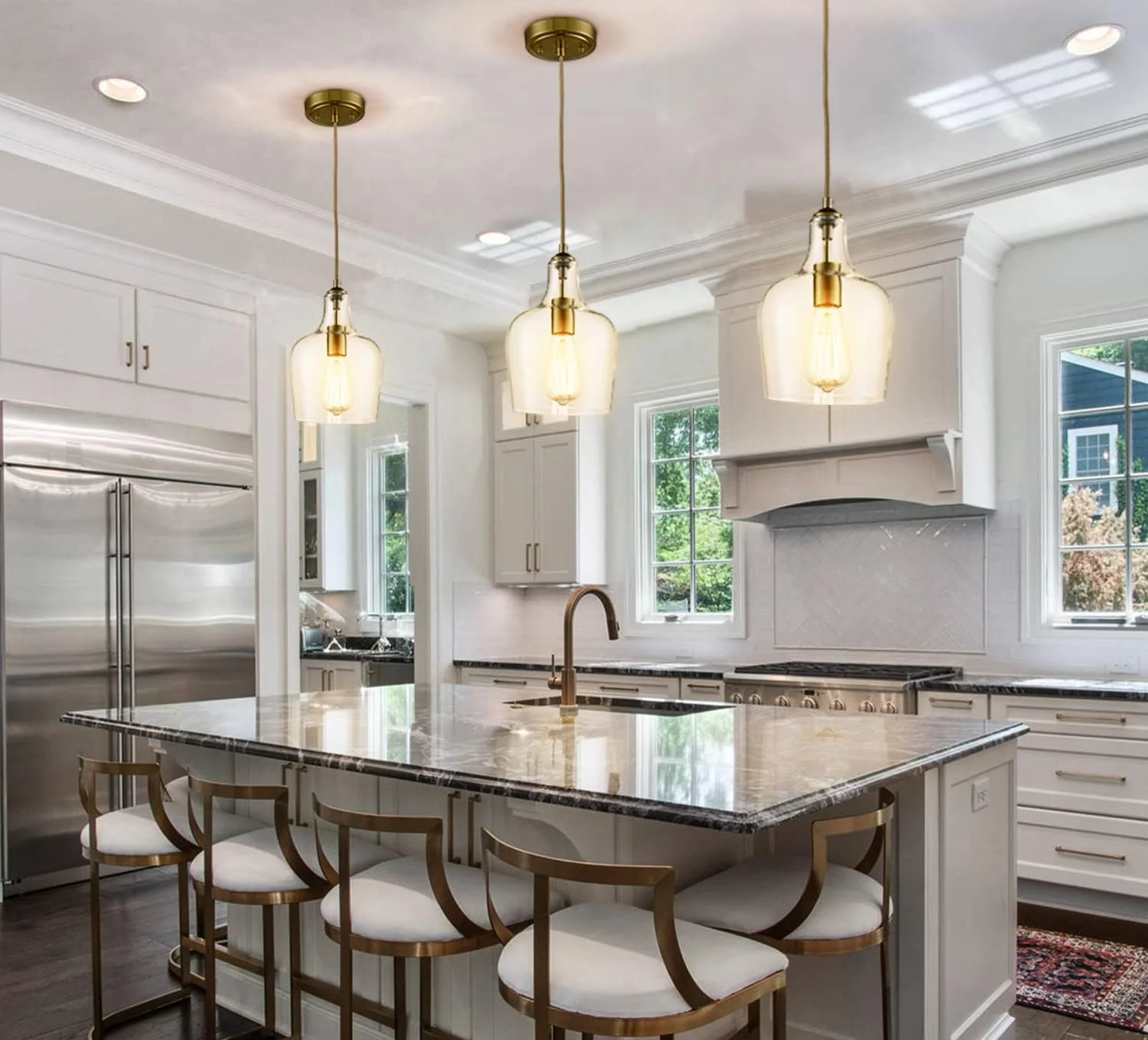 چراغ آویز مدرن HYDELITE طلایی برس خورده با شیشه شفاف و سیم قابل تنظیم، مناسب برای اتاق نشیمن، جزیره آشپزخانه، لوستر با شکل زنگوله ای چراغ آویز مدرن HYDELITE طلایی برس خورده با شیشه شفاف و سیم قابل تنظیم، مناسب برای اتاق نشیمن، جزیره آشپزخانه، لوستر با شکل زنگوله ای