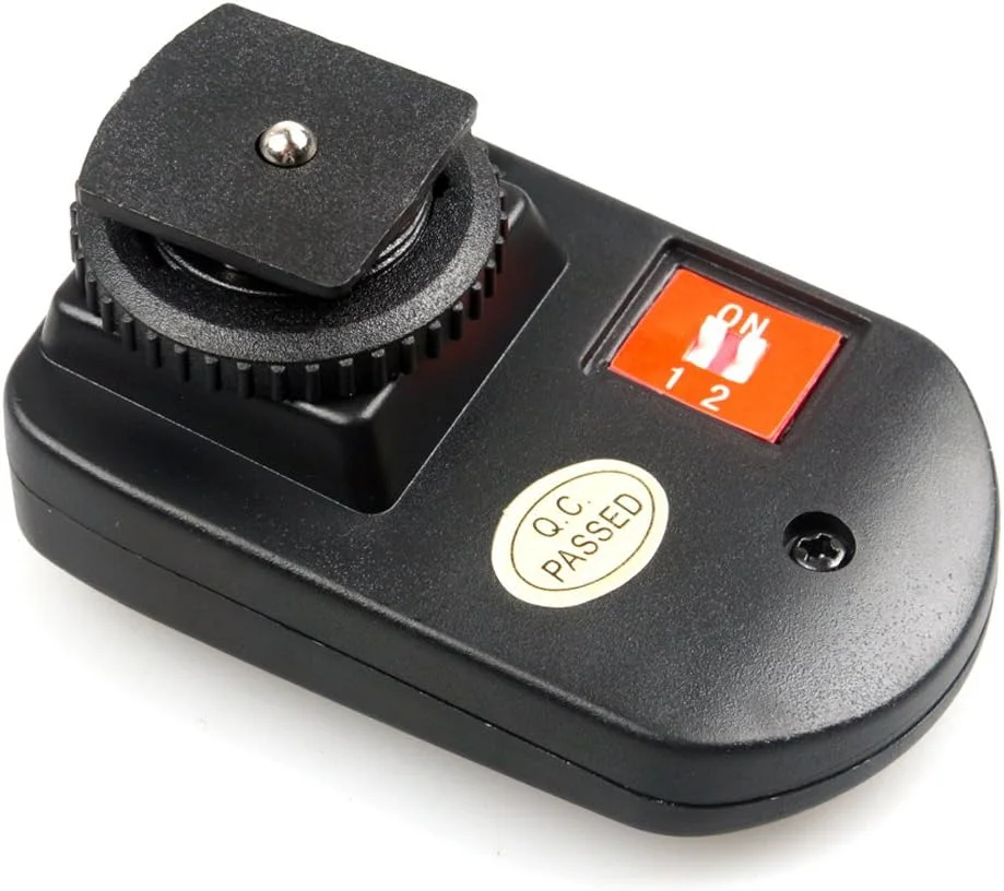 ست فلاش تریگر بیسیم 4 کاناله Andoer PT-04GY یونیورسال شامل 1 فرستنده و 2 گیرنده برای Canon Nikon Pentax Olympus ست فلاش تریگر بیسیم 4 کاناله Andoer PT-04GY یونیورسال شامل 1 فرستنده و 2 گیرنده برای Canon Nikon Pentax Olympus