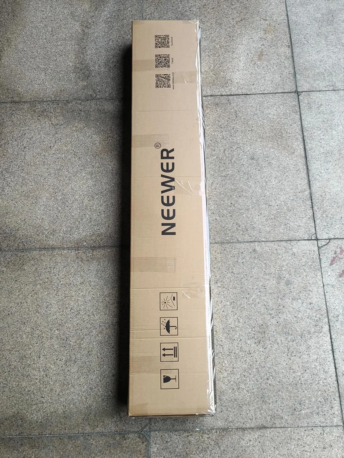 پایه نور سنگین نیور، سه پایه عکاسی فلزی قابل تنظیم 3.4 متری با بازوی بوم دارای بالشتک فنری داخلی، پیچ 1/4 اینچی برای نور LED استودیویی، دوربین DSLR، حداکثر بار: 10 کیلوگرم، مشکی پایه نور سنگین نیور، سه پایه عکاسی فلزی قابل تنظیم 3.4 متری با بازوی بوم دارای بالشتک فنری داخلی، پیچ 1/4 اینچی برای نور LED استودیویی، دوربین DSLR، حداکثر بار: 10 کیلوگرم، مشکی