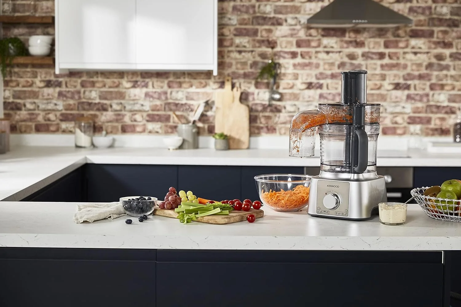 غذاساز چند منظوره کنوود 1000 وات با 3 دیسک استیل ضد زنگ، مخلوط کن، آسیاب، آبمیوه گیری، همزن، خمیر ساز، آب مرکبات گیری، سرو اکسپرس/سالاد ساز مدل Fdp65.880Si نقره ای غذاساز چند منظوره کنوود 1000 وات با 3 دیسک استیل ضد زنگ، مخلوط کن، آسیاب، آبمیوه گیری، همزن، خمیر ساز، آب مرکبات گیری، سرو اکسپرس/سالاد ساز مدل Fdp65.880Si نقره ای