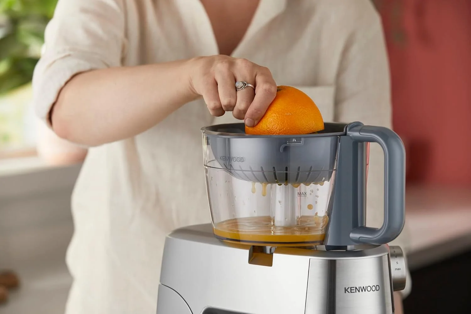 میکسر ایستاده کنوود، غذاساز، ماشین آشپزخانه PROSPERO+ 1000W با کاسه استیل ضد زنگ 4.3 لیتری، K-Beater، همزن، خمیرزن، مخلوط کن شیشه ای، چرخ گوشت، غذاساز، آبمیوه گیری، آسیاب چند منظوره KHC29.W0SI نقره ای