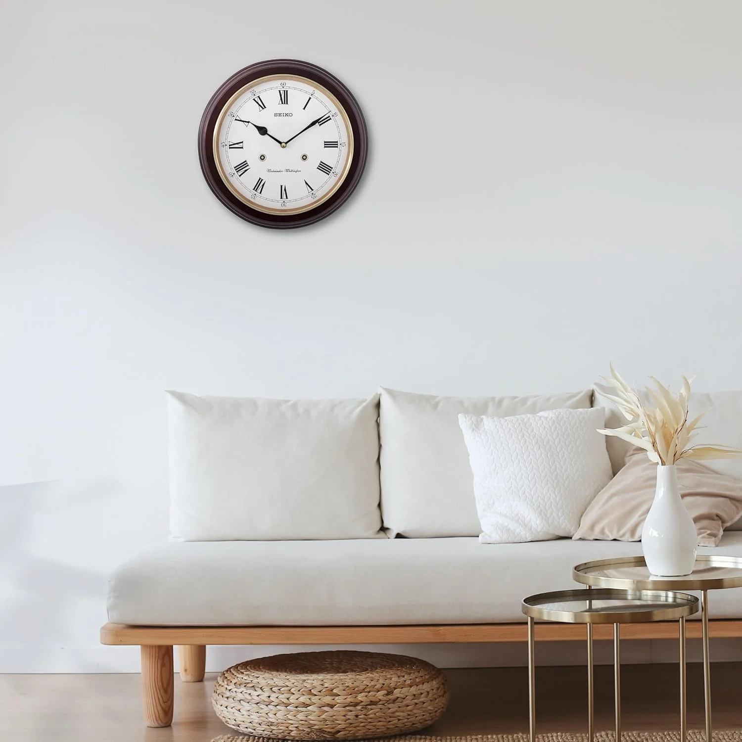 ساعت دیواری چوبی آنالوگ قهوه ای SEIKO با اعداد رومی گرد، زنگ های ساعتی و موسیقی (اندازه: 31.4 x 6.1 x 31.4 سانتی متر | وزن: 1250 گرم) مدل QXH202BN