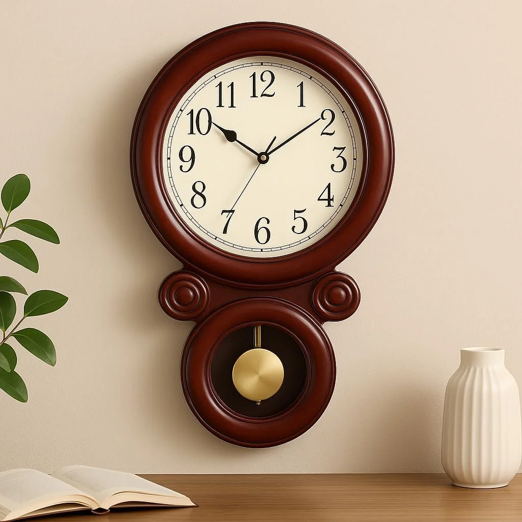 ساعت دیواری پاندول دار شیک FITTO - قاب با روکش چوبی شیک، حرکت کوارتز بی صدا، اعداد بزرگ، ایده آل برای دکوراسیون منزل، دفتر و اتاق نشیمن