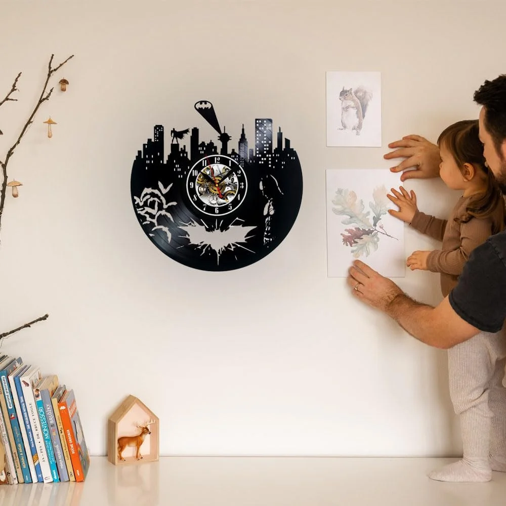 ساعت دیواری روبیک 12 اینچی، ساعت بزرگ گرد تزئینی وینیل شهر بتمن برای دکوراسیون اتاق نشیمن، آشپزخانه، اتاق خواب، دفتر کار - مشکی