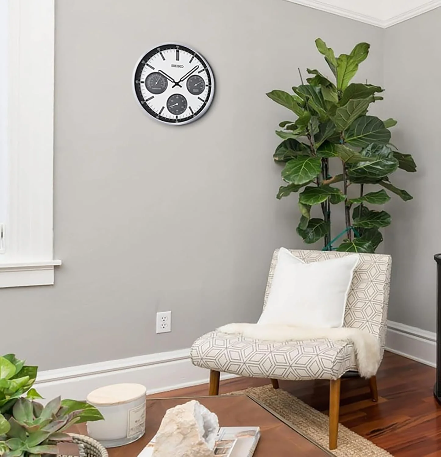 ساعت دیواری بدون صدا SEIKO Shelby، نقره ای، 13 اینچ