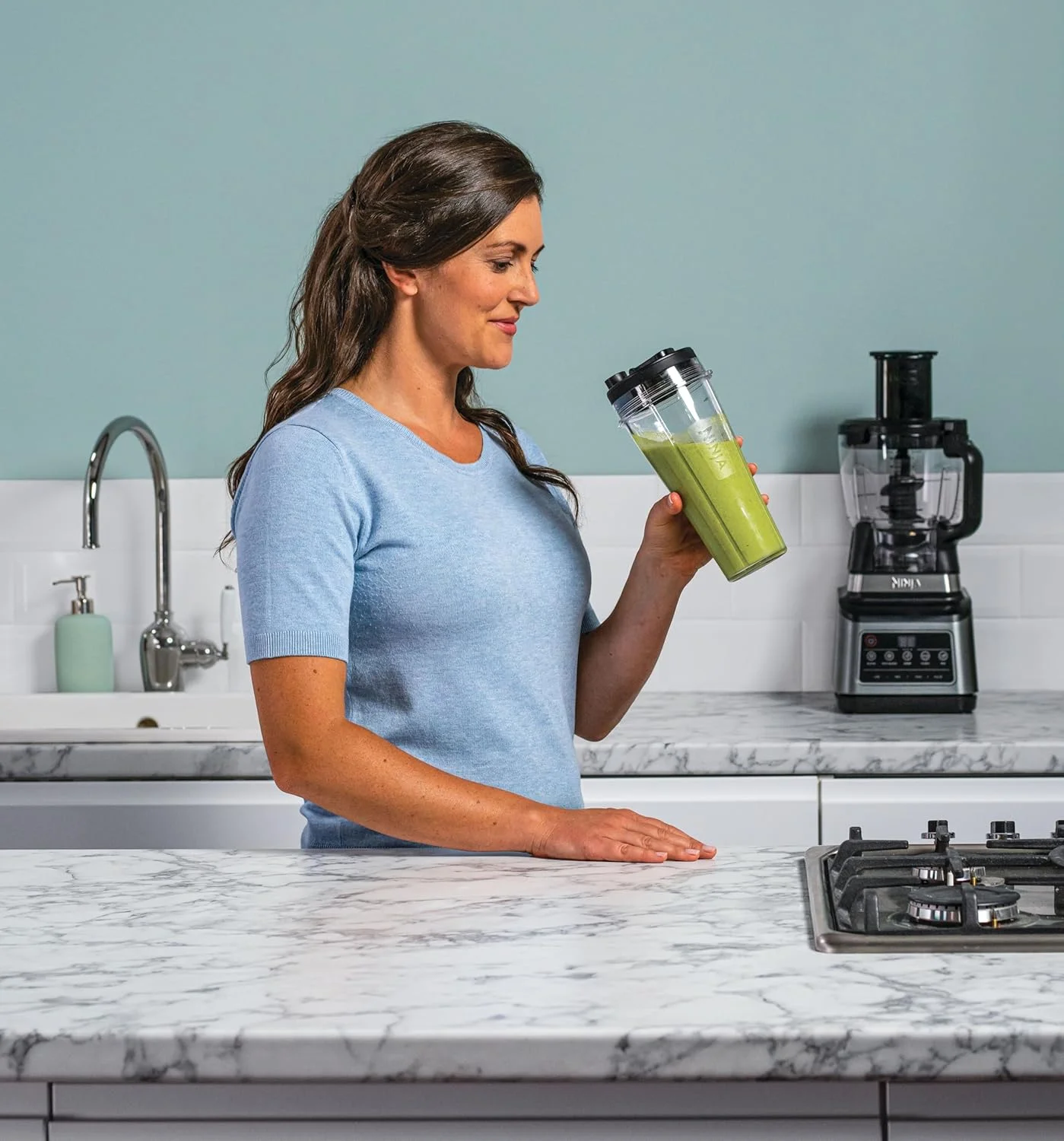 غذاساز، مخلوط کن و خردکن 3 در 1 نینجا با فناوری Auto-iQ، توان 1200 وات، دارای راهنمای دستور پخت، مشکی/خاکستری، مدل BN801ME، 2 سال گارانتی غذاساز، مخلوط کن و خردکن 3 در 1 نینجا با فناوری Auto-iQ، توان 1200 وات، دارای راهنمای دستور پخت، مشکی/خاکستری، مدل BN801ME، 2 سال گارانتی