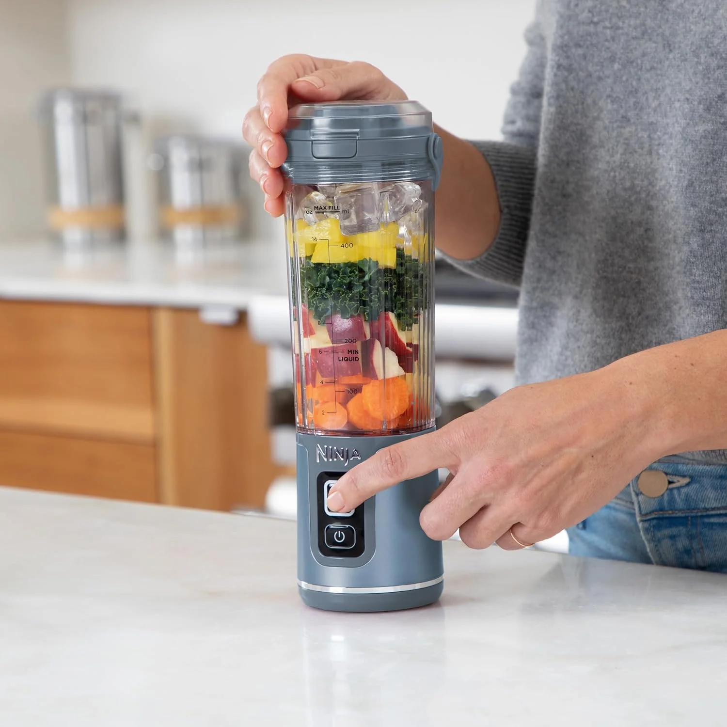 مخلوط کن قابل حمل نینجا بلاست BC151EUNV / مخلوط کن / اسموتی ساز، لیوان 530 میلی لیتری، درب ضد نشت، میکسر کوچک قدرتمند، بی سیم و قابل شارژ، خرد کردن یخ و میوه، آبی مخلوط کن قابل حمل نینجا بلاست BC151EUNV / مخلوط کن / اسموتی ساز، لیوان 530 میلی لیتری، درب ضد نشت، میکسر کوچک قدرتمند، بی سیم و قابل شارژ، خرد کردن یخ و میوه، آبی